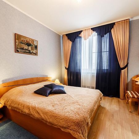 Apartment Domashny Uyut Na Belinskogo 41 Luxe Ekaterinburg Dış mekan fotoğraf