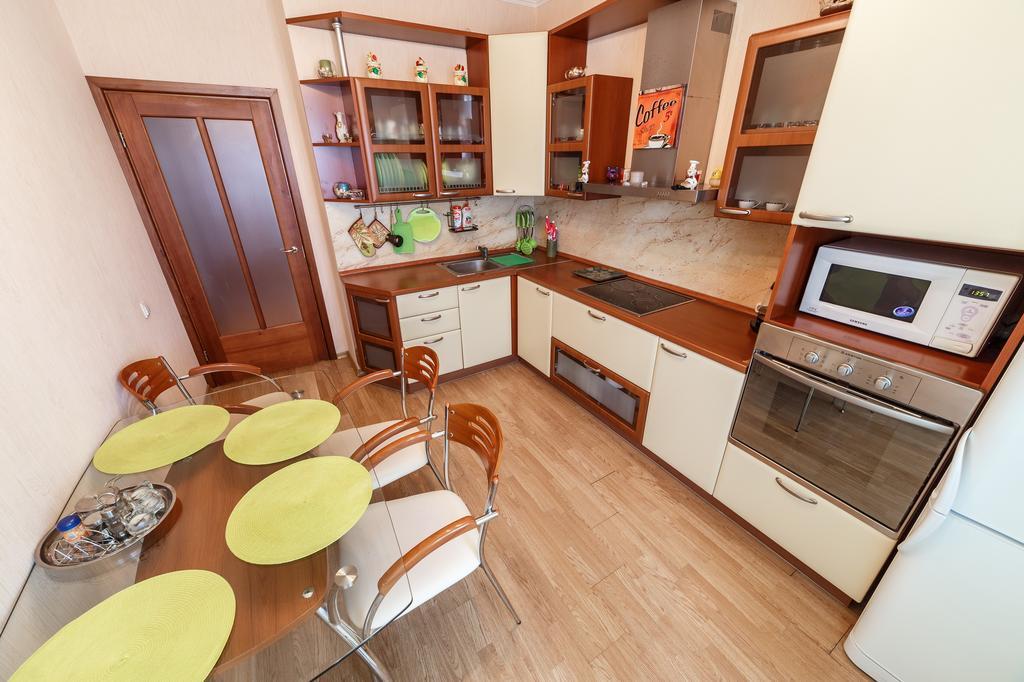 Apartment Domashny Uyut Na Belinskogo 41 Luxe Ekaterinburg Dış mekan fotoğraf